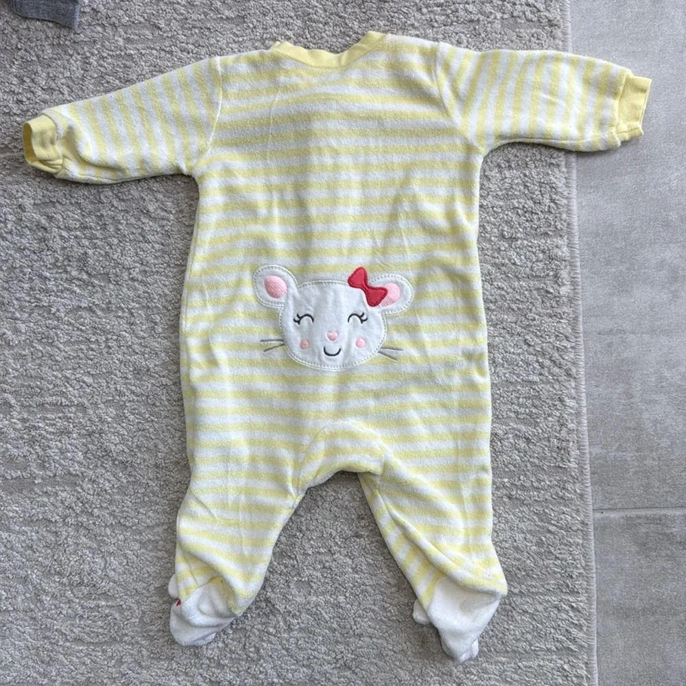 6 Piece Girl's Carter's, Old Navy Tops and Bottoms Bundle - Size 3-6 Months